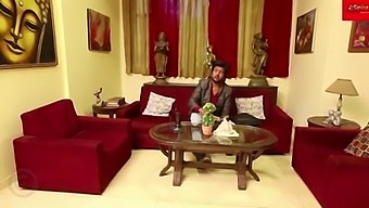 Manželka Zdieľa So Svojím Nevlastným Synom, Zatiaľ Čo Mama Spí