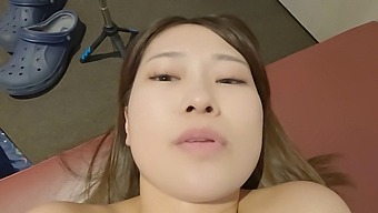 Handjob Pov Pengiring Pengantin Amatir Mengarah Pada Creampie Di Kafe Kecil
